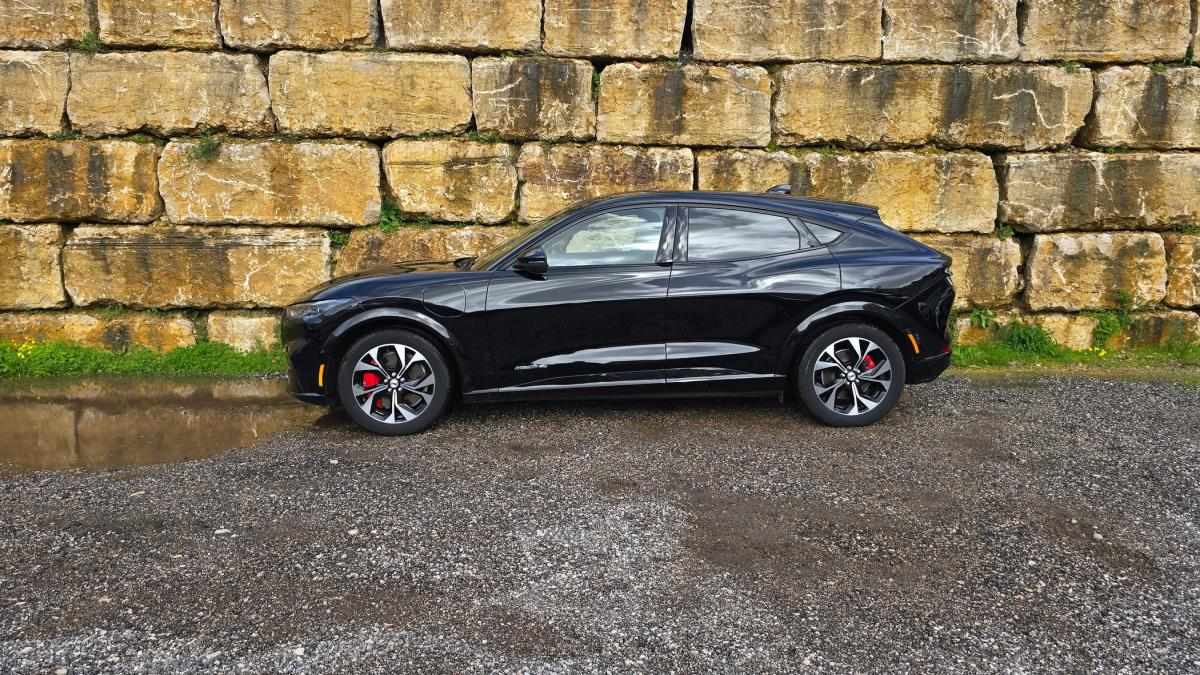 ford-mustang-2021-eletrico-0cc