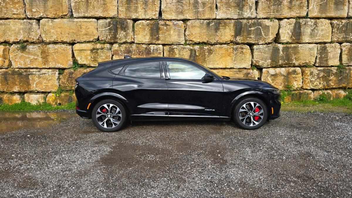 ford-mustang-2021-eletrico-0cc