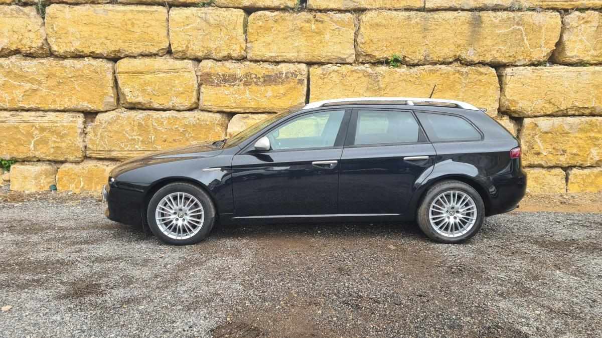 alfa-romeo-159-sportwagon-2010-diesel-1956cc