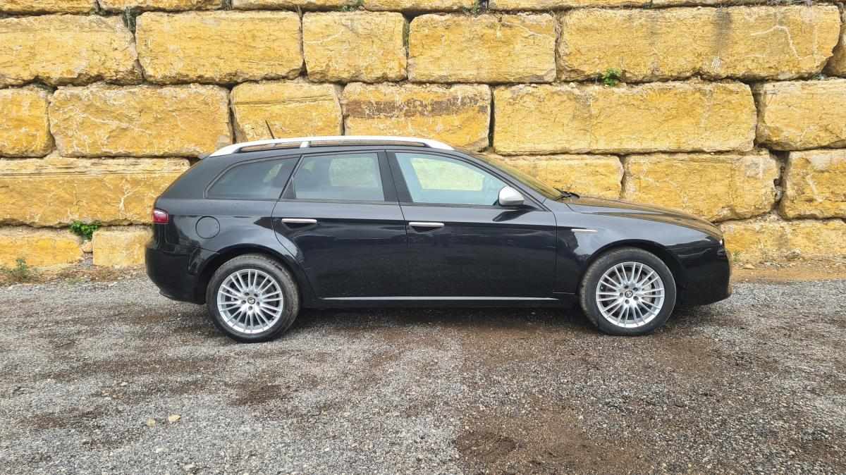 alfa-romeo-159-sportwagon-2010-diesel-1956cc