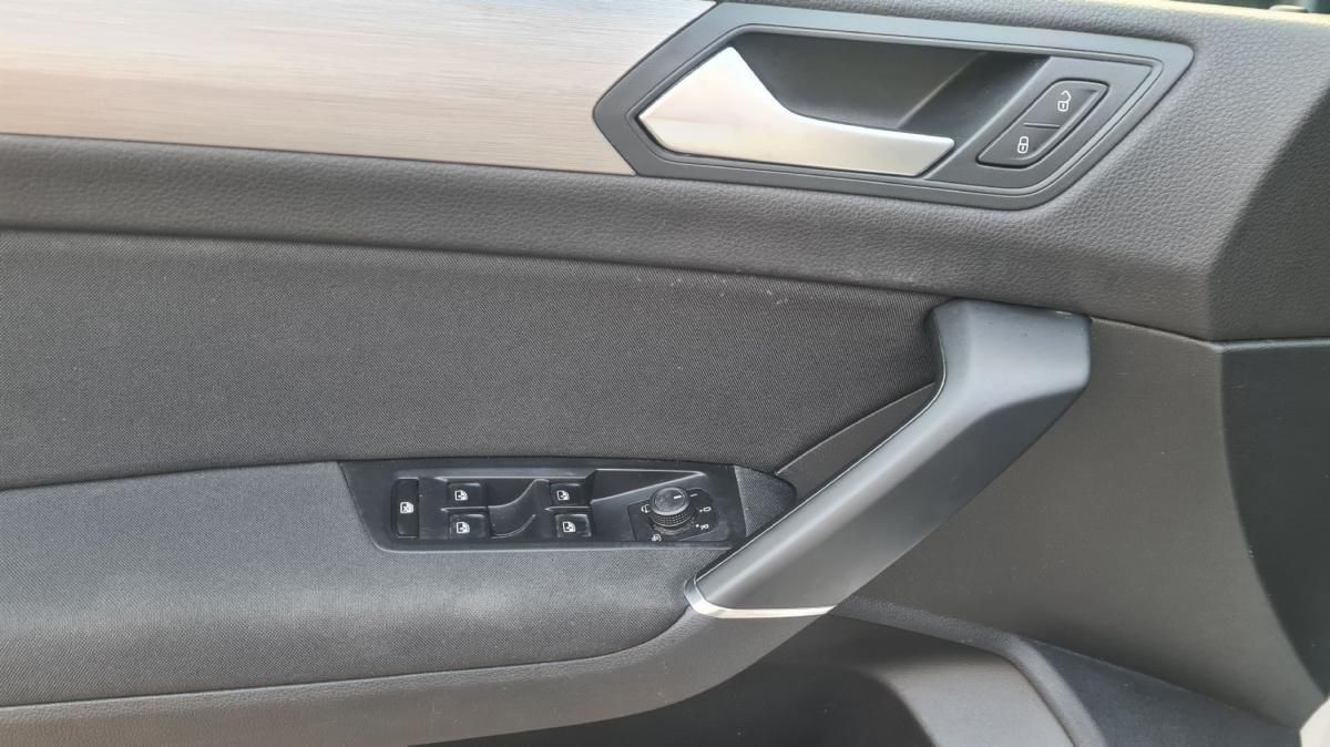 volkswagen-touran-2018-diesel-1598cc