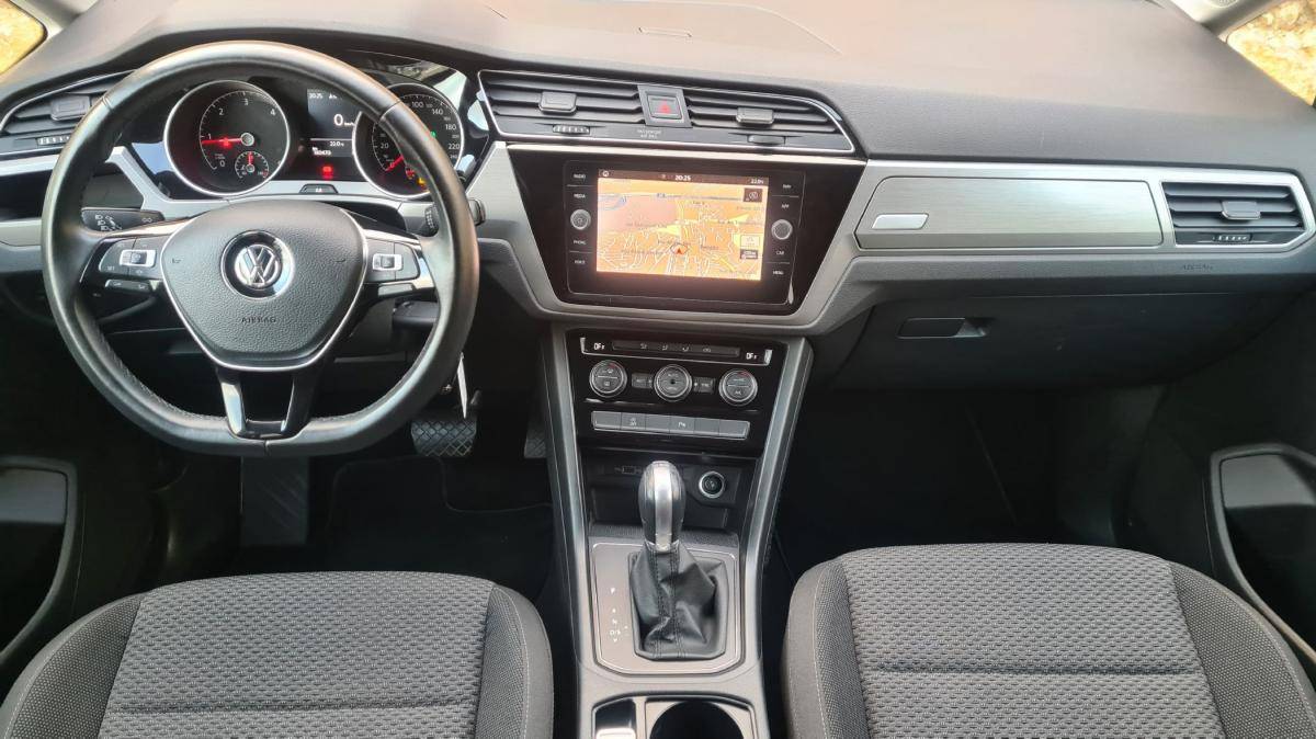 volkswagen-touran-2018-diesel-1598cc
