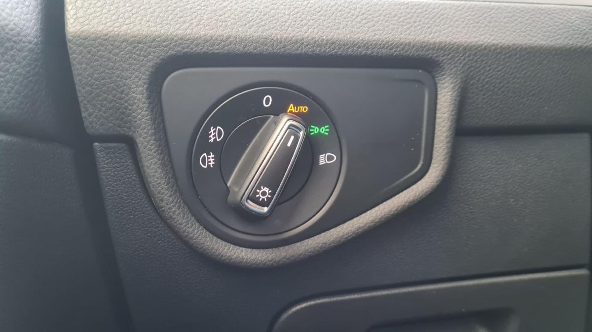 volkswagen-touran-2018-diesel-1598cc