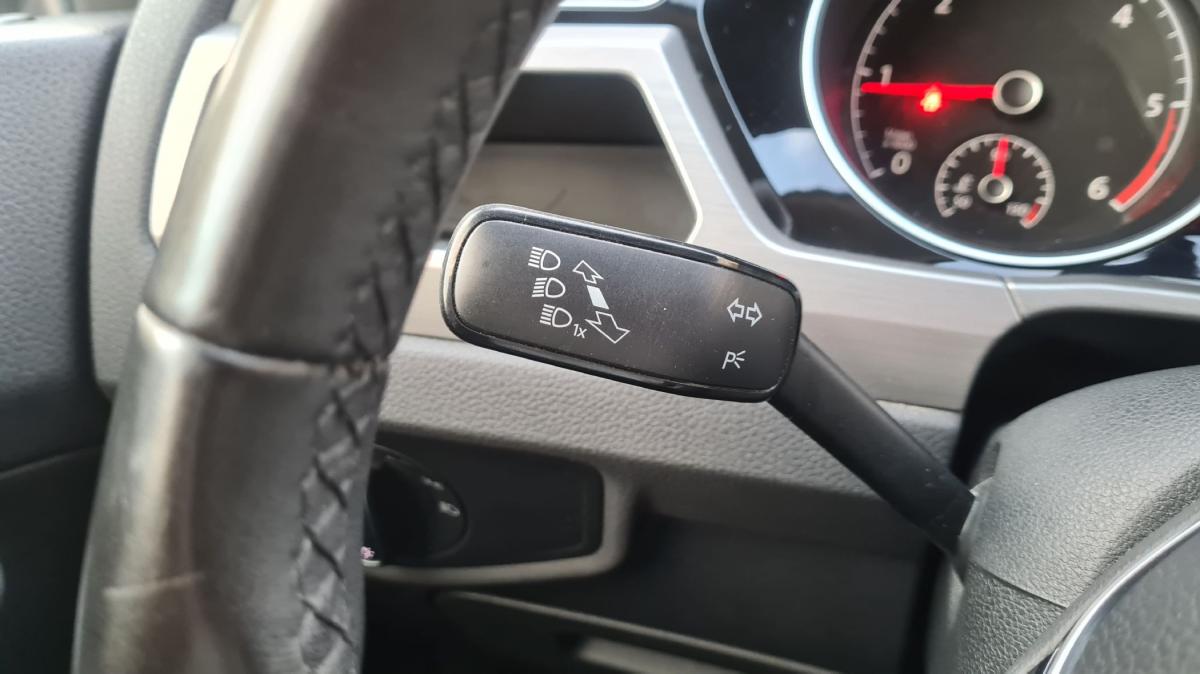 volkswagen-touran-2018-diesel-1598cc