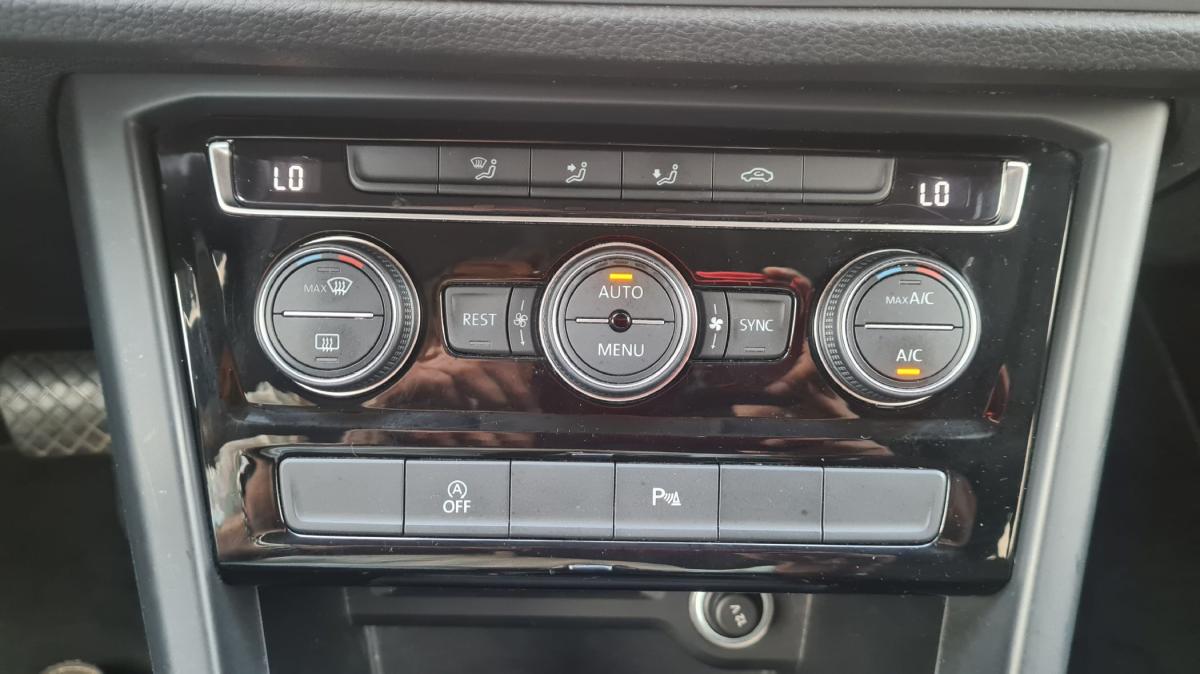 volkswagen-touran-2018-diesel-1598cc