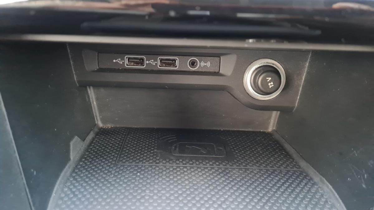 volkswagen-touran-2018-diesel-1598cc