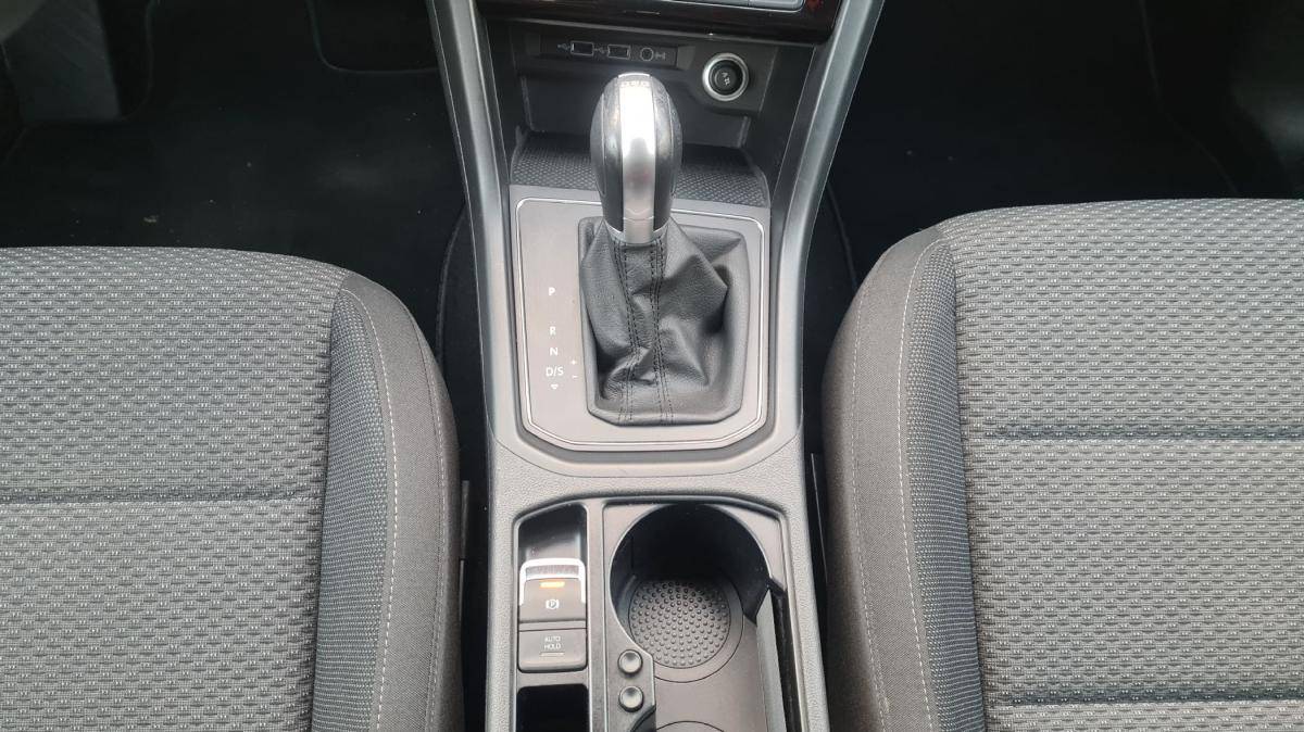volkswagen-touran-2018-diesel-1598cc