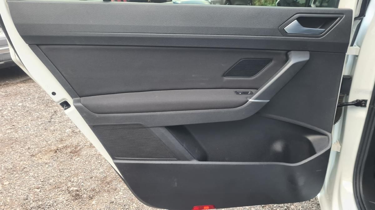 volkswagen-touran-2018-diesel-1598cc