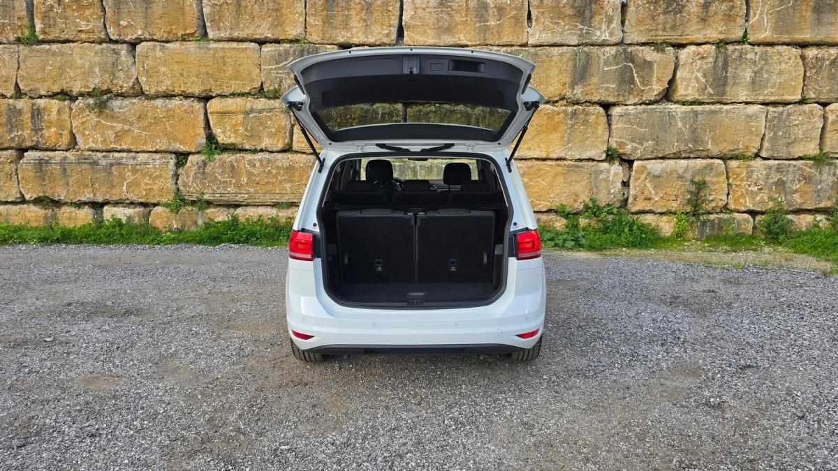 volkswagen-touran-2018-diesel-1598cc