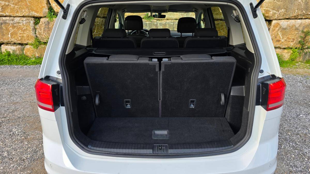volkswagen-touran-2018-diesel-1598cc