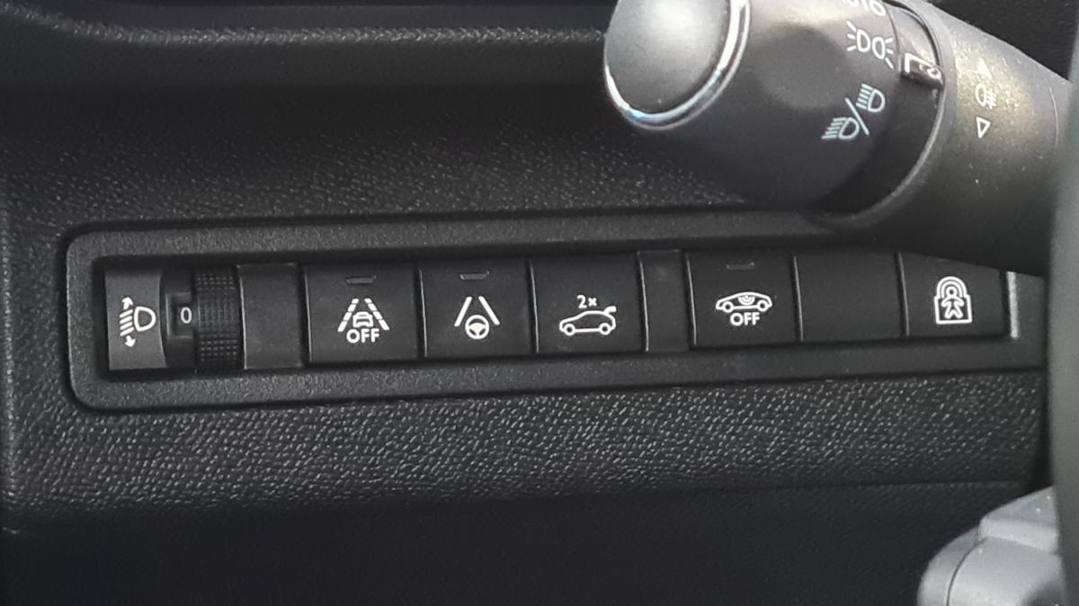 peugeot-5008-2021-diesel-1499cc