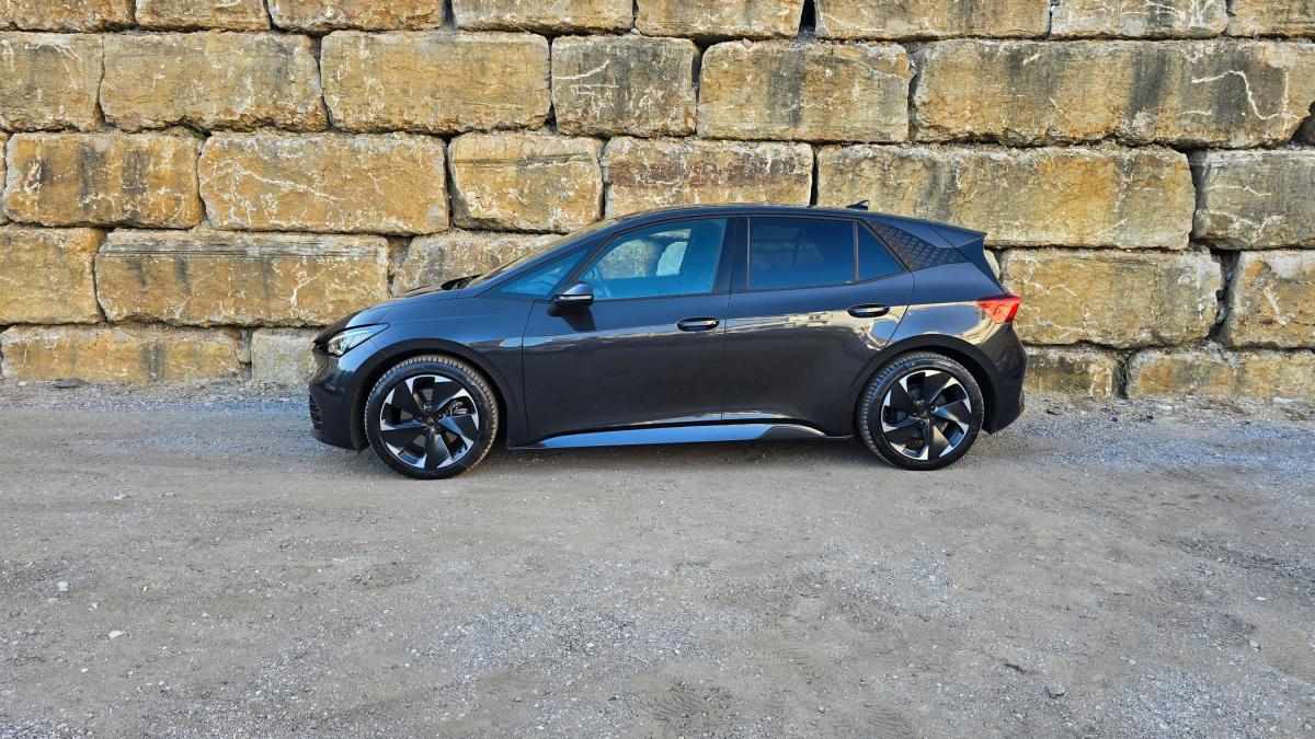 cupra-born-2023-eletrico-0cc