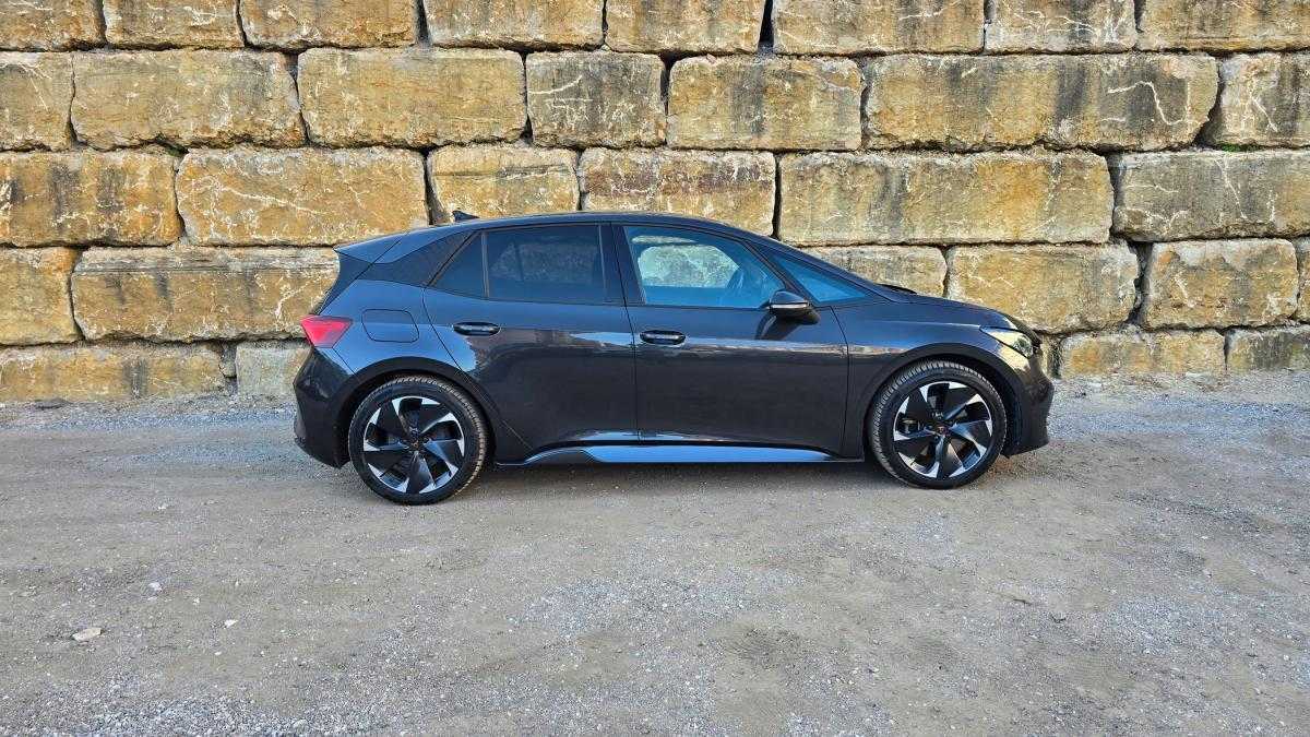 cupra-born-2023-eletrico-0cc