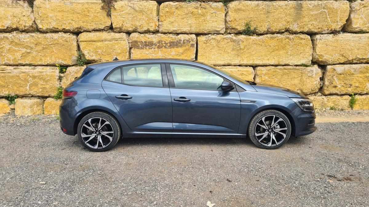renault-megane-2022-diesel-1461cc