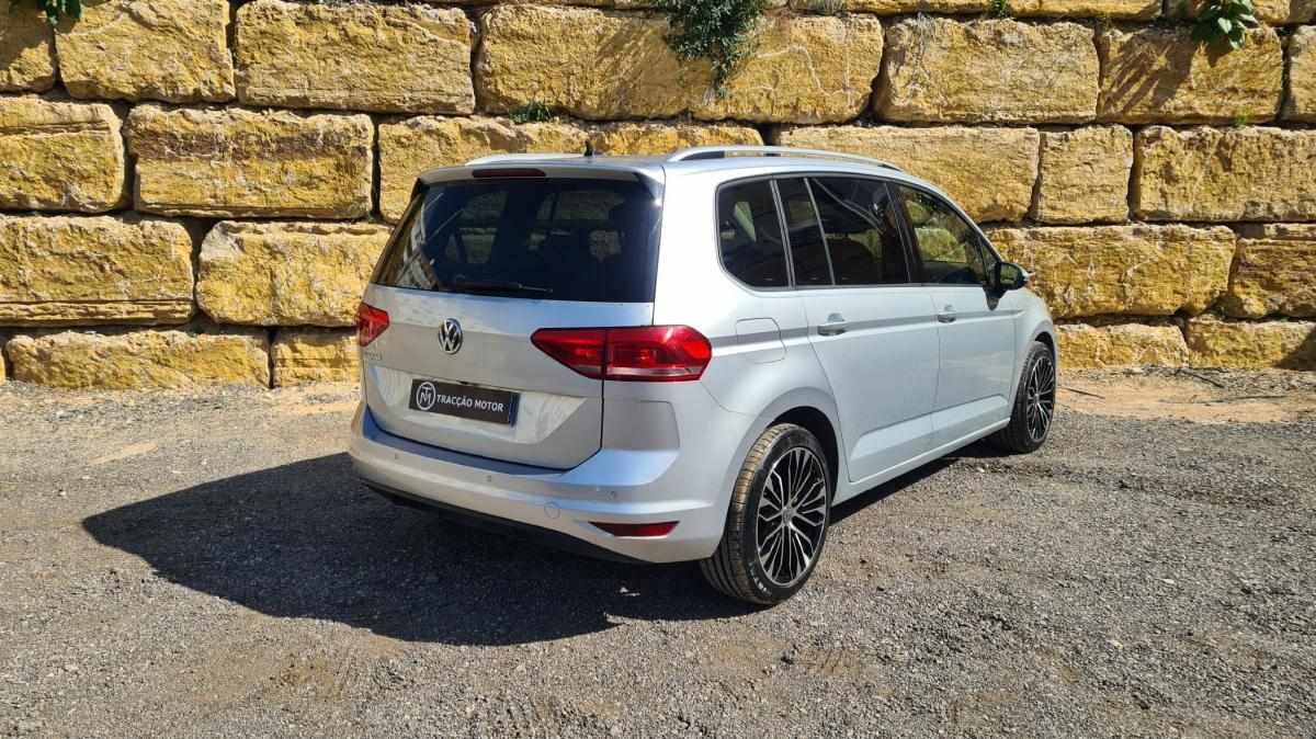 volkswagen-touran-2018-diesel-1598cc