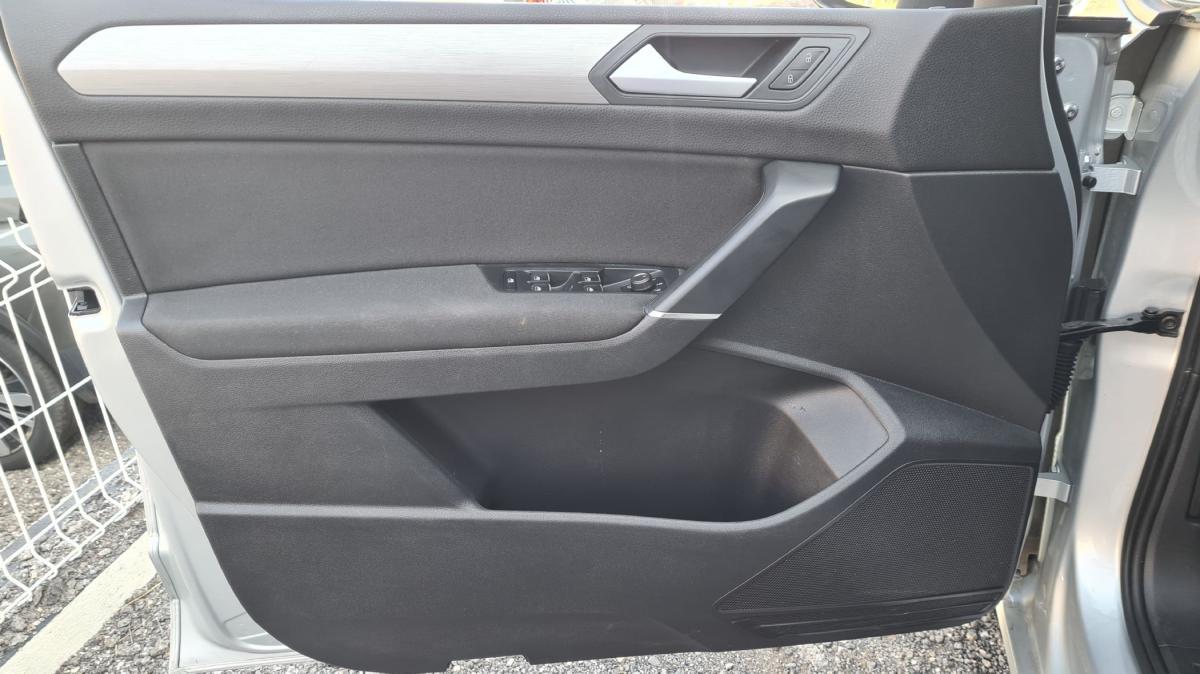 volkswagen-touran-2018-diesel-1598cc