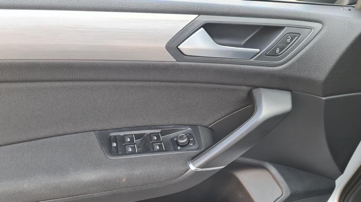volkswagen-touran-2018-diesel-1598cc