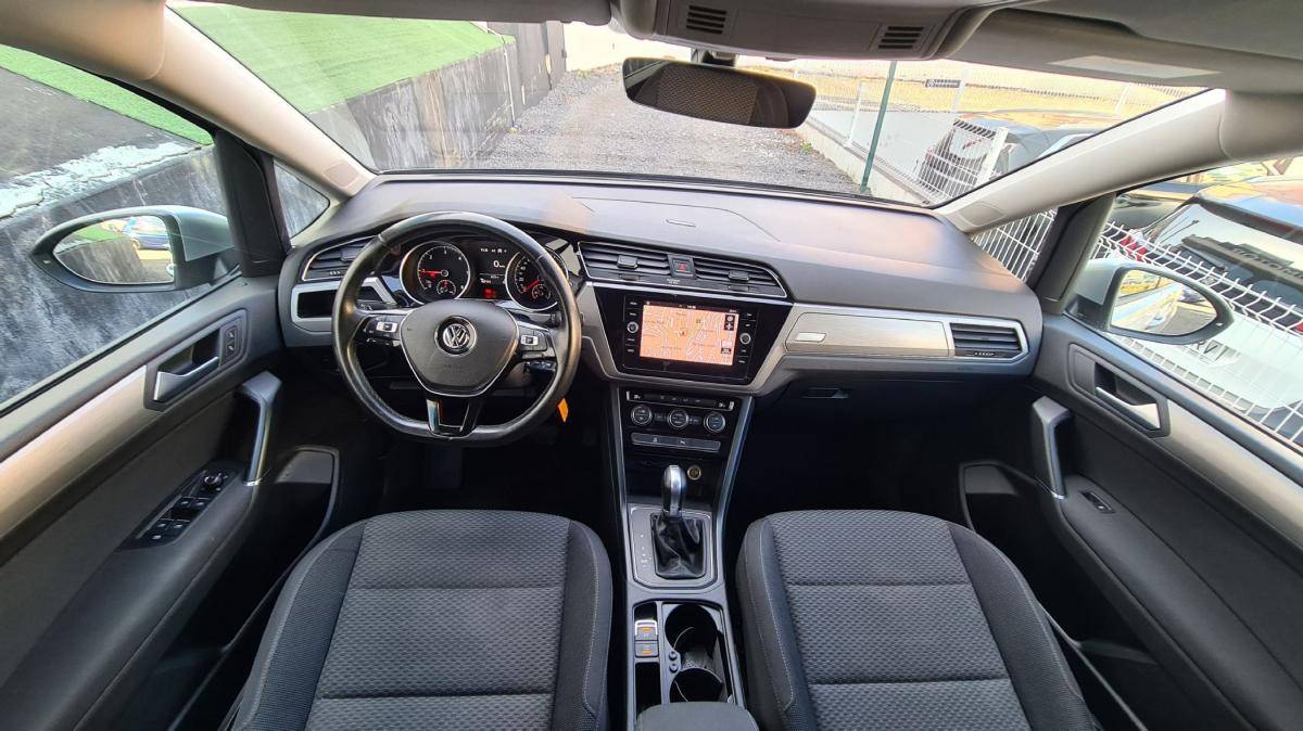 volkswagen-touran-2018-diesel-1598cc