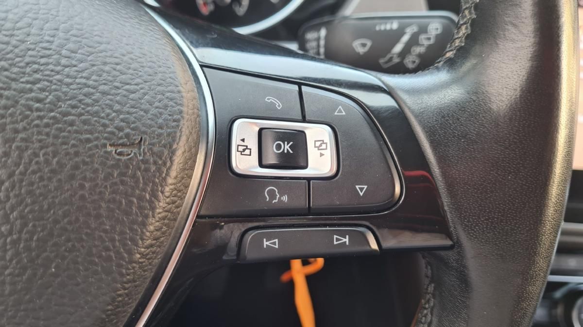 volkswagen-touran-2018-diesel-1598cc