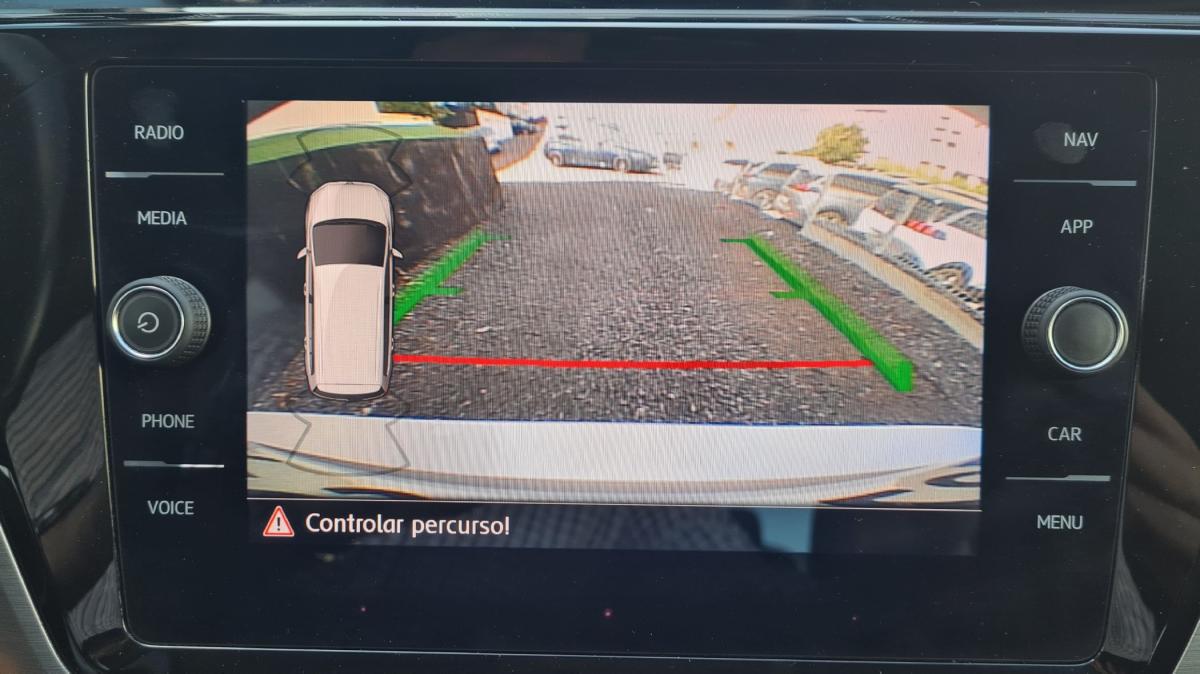 volkswagen-touran-2018-diesel-1598cc