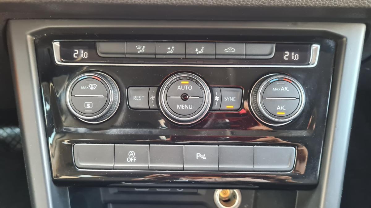 volkswagen-touran-2018-diesel-1598cc
