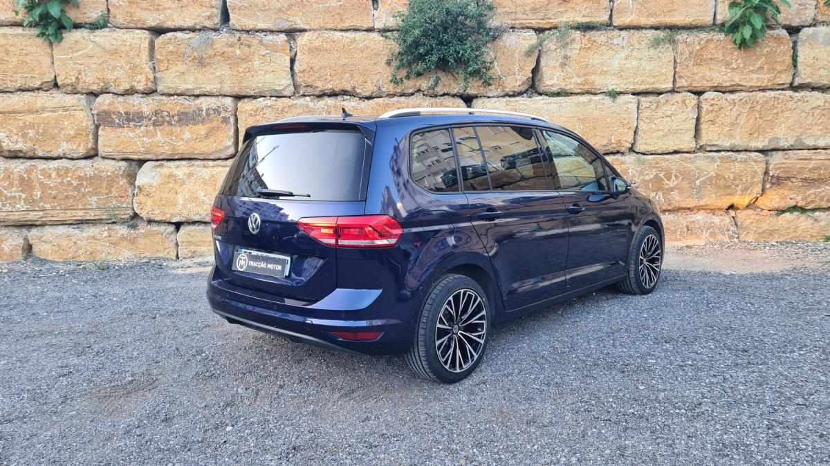 volkswagen-touran-2019-diesel-1598cc