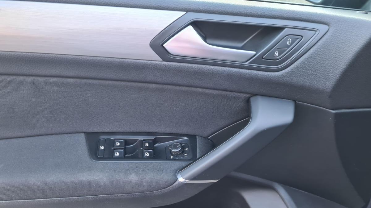 volkswagen-touran-2019-diesel-1598cc