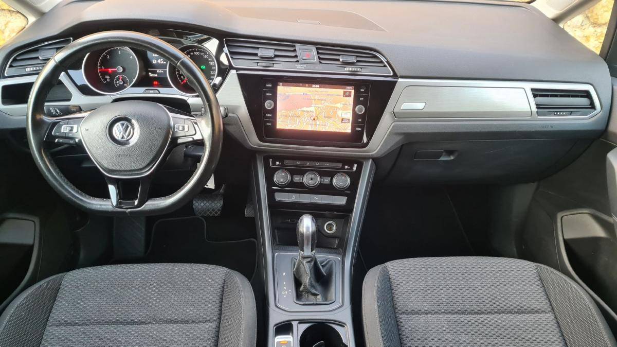 volkswagen-touran-2019-diesel-1598cc