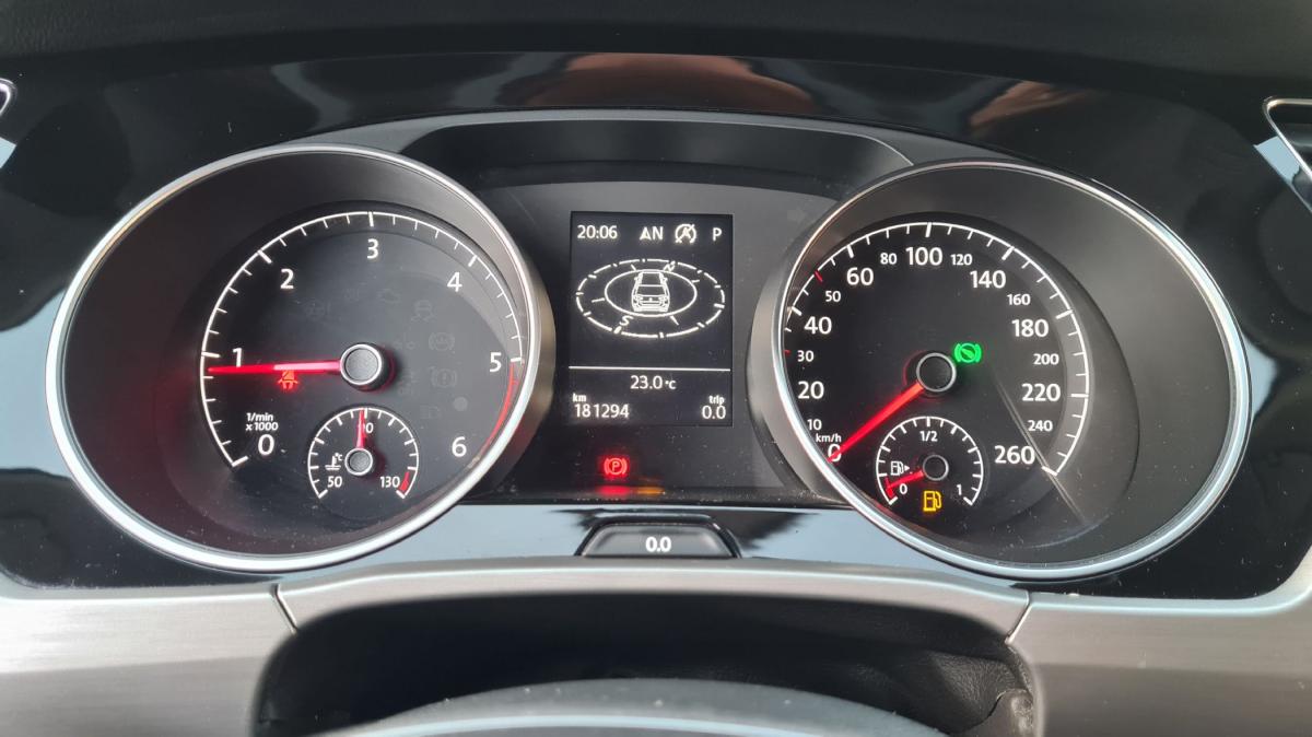 volkswagen-touran-2019-diesel-1598cc