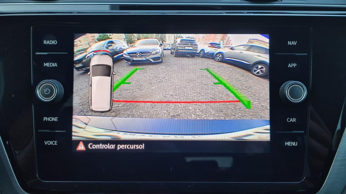 volkswagen-touran-2019-diesel-1598cc
