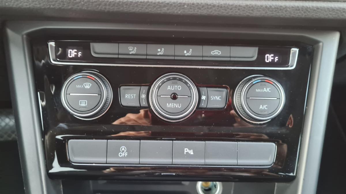volkswagen-touran-2019-diesel-1598cc