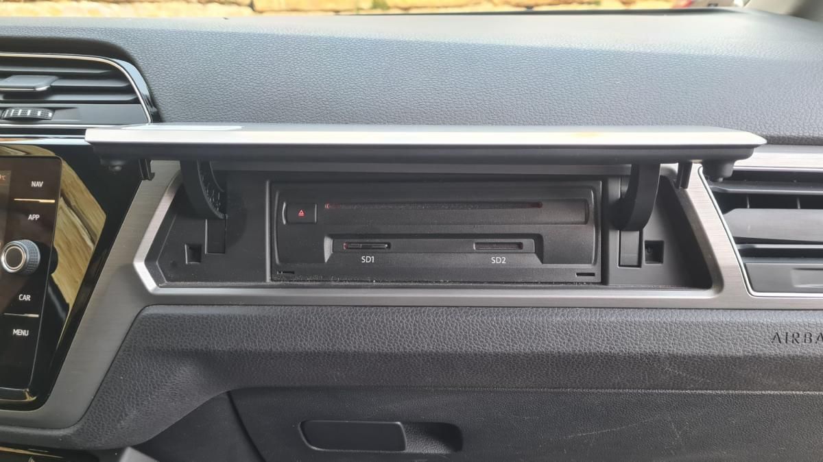 volkswagen-touran-2019-diesel-1598cc