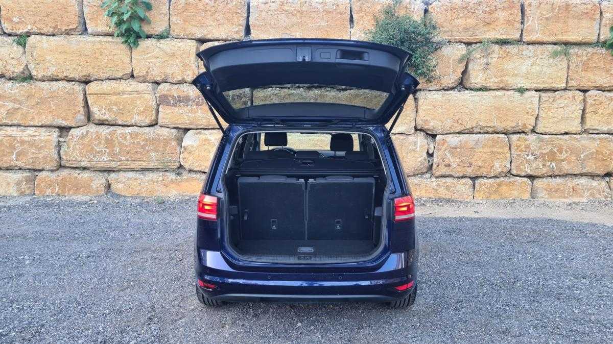 volkswagen-touran-2019-diesel-1598cc