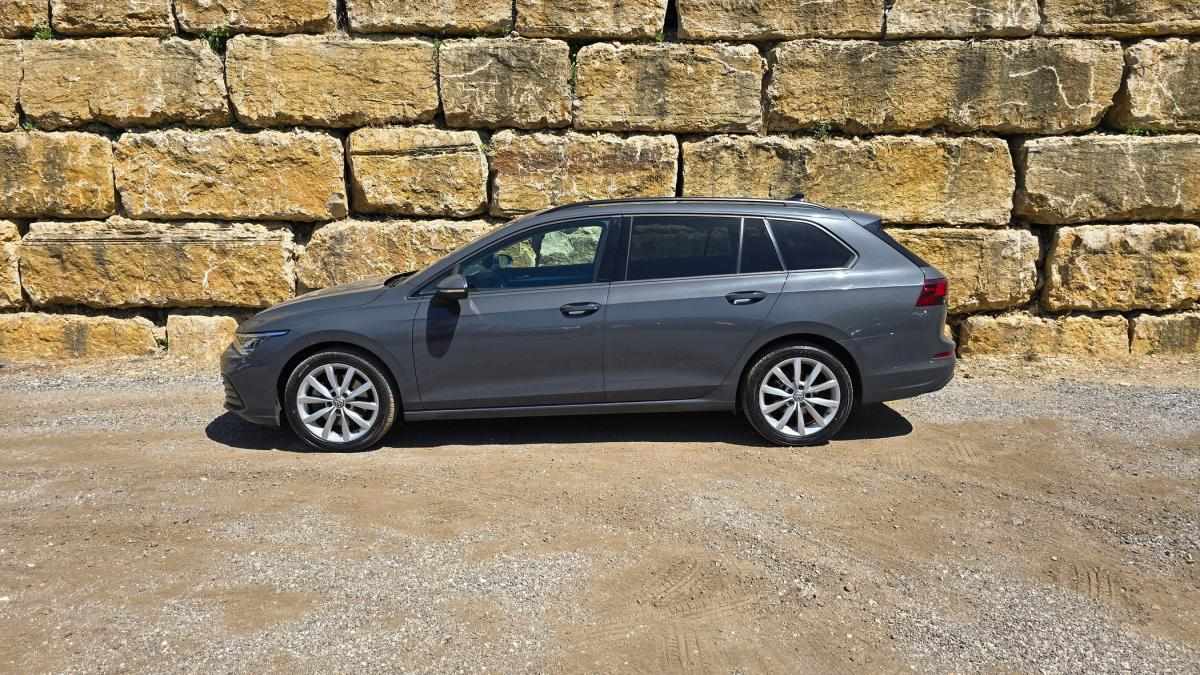 volkswagen-golf-variant-2021-diesel-1968cc