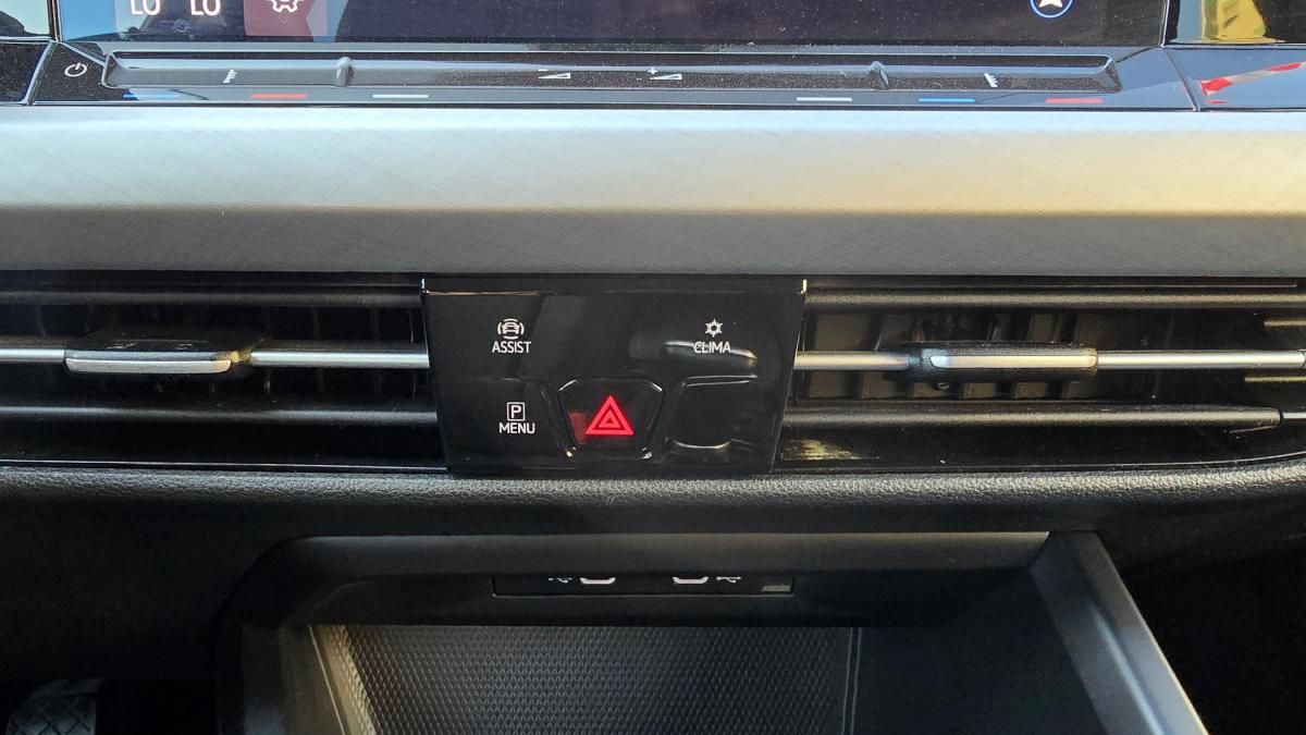 volkswagen-golf-variant-2021-diesel-1968cc