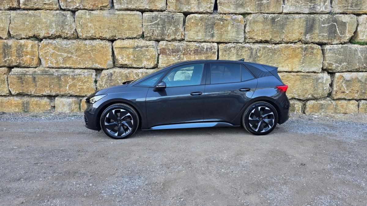 cupra-born-2023-eletrico-0cc