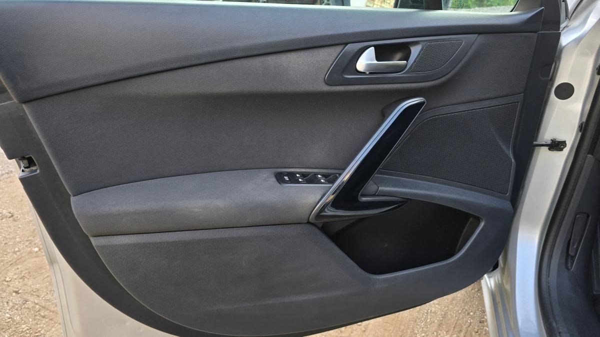 peugeot-508-sw-2015-diesel-1560cc