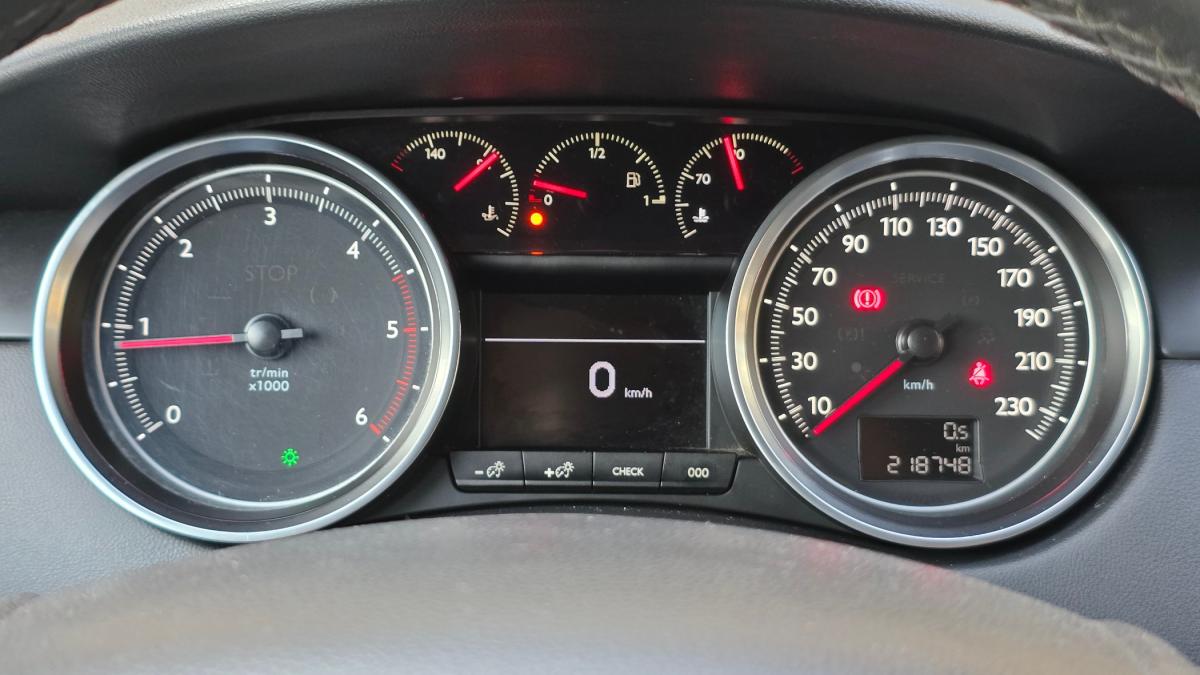 peugeot-508-sw-2015-diesel-1560cc
