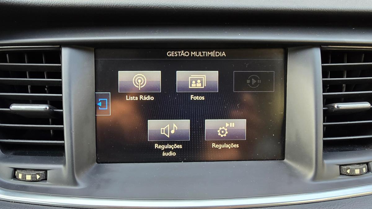 peugeot-508-sw-2015-diesel-1560cc