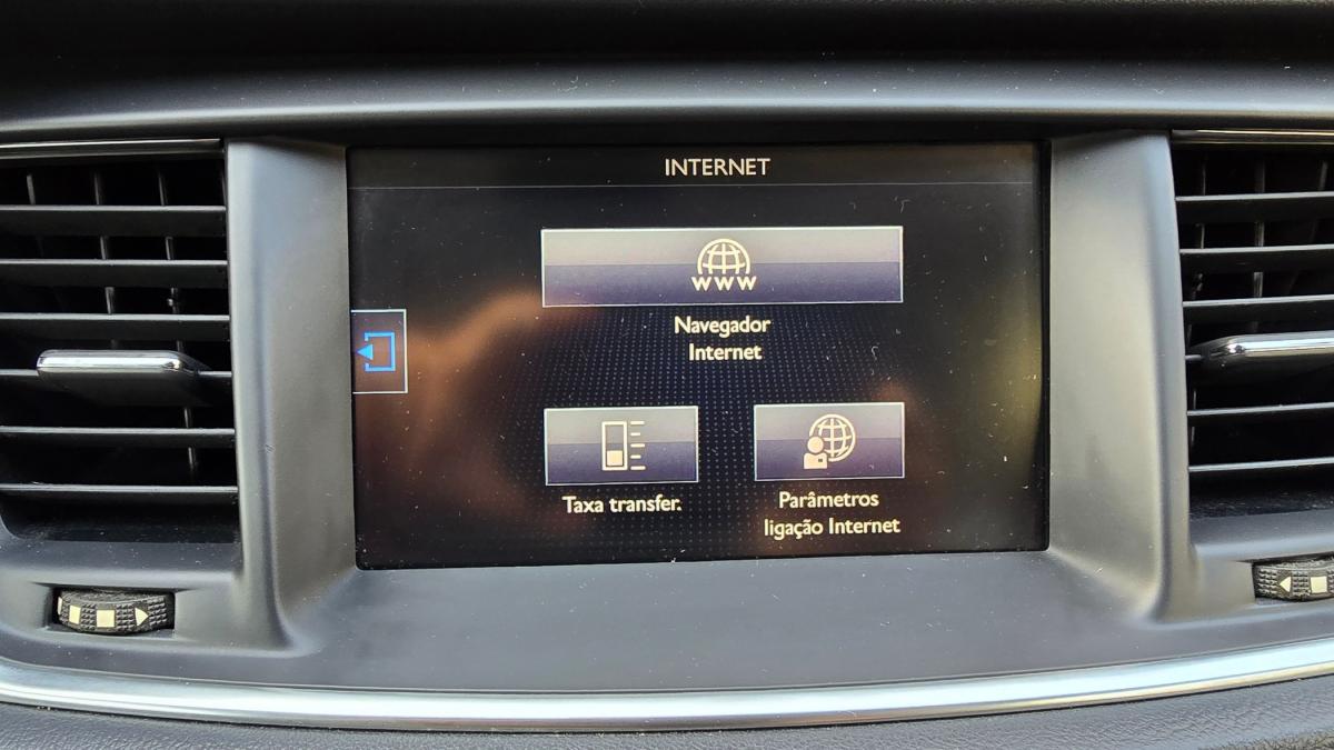 peugeot-508-sw-2015-diesel-1560cc