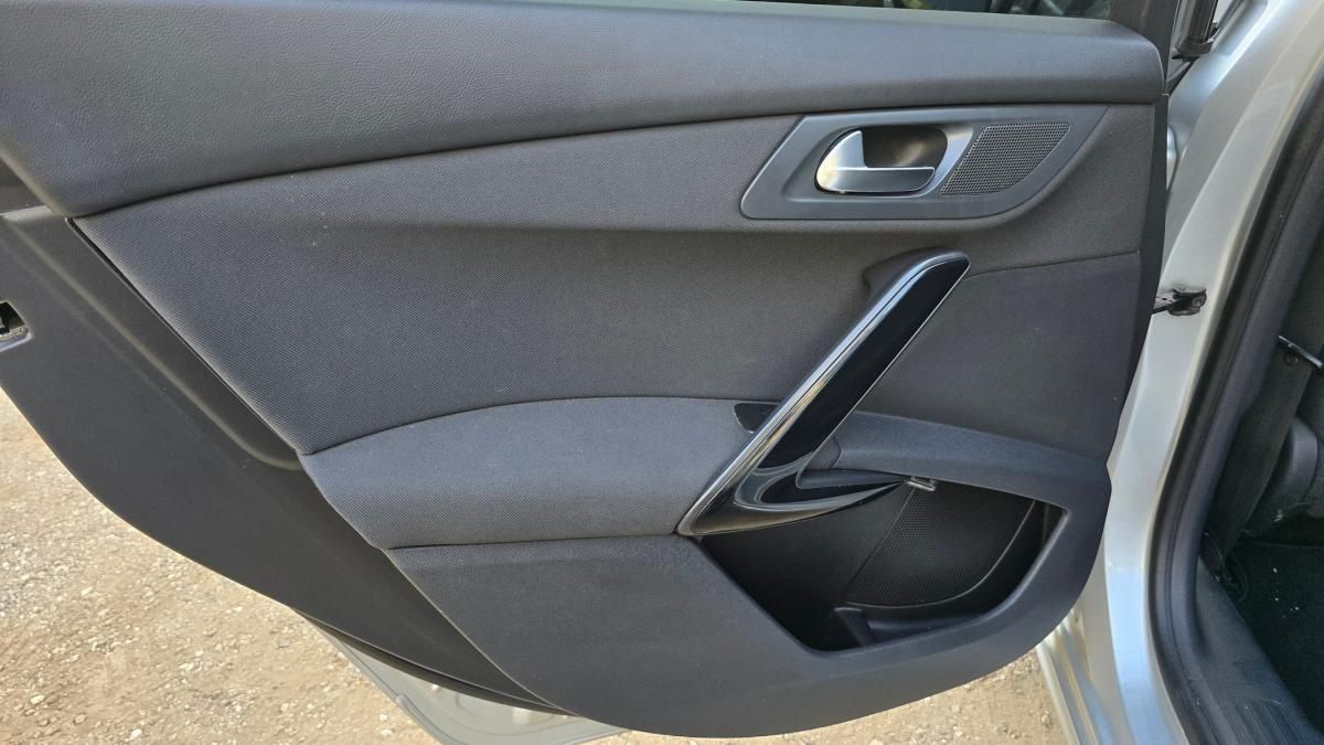 peugeot-508-sw-2015-diesel-1560cc