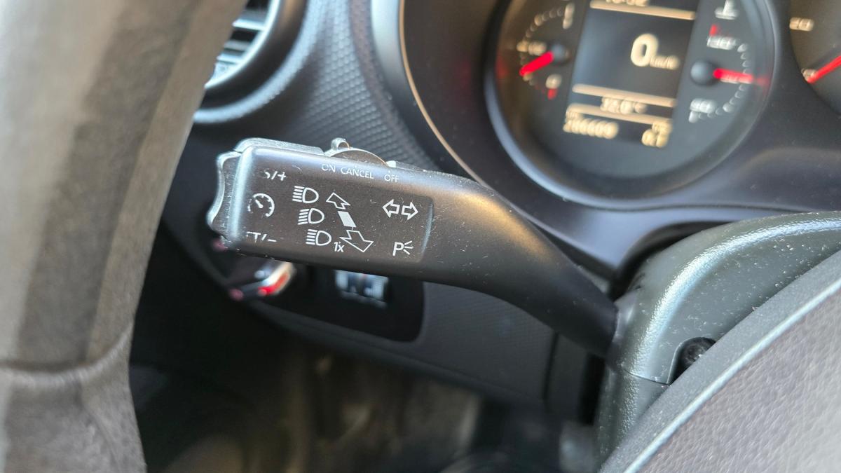 seat-leon-2011-diesel-1598cc