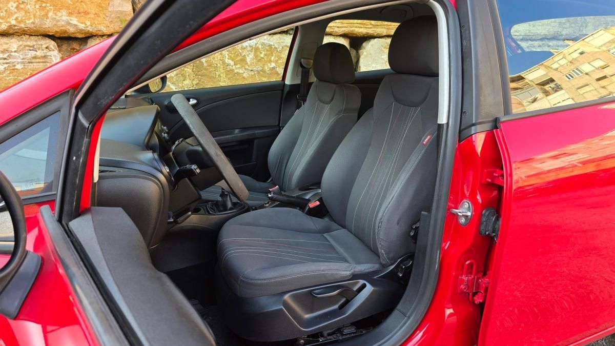seat-leon-2011-diesel-1598cc