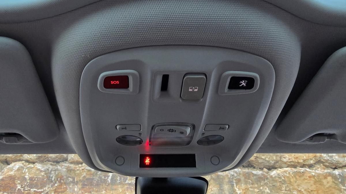 peugeot-308-sw-2015-diesel-1560cc