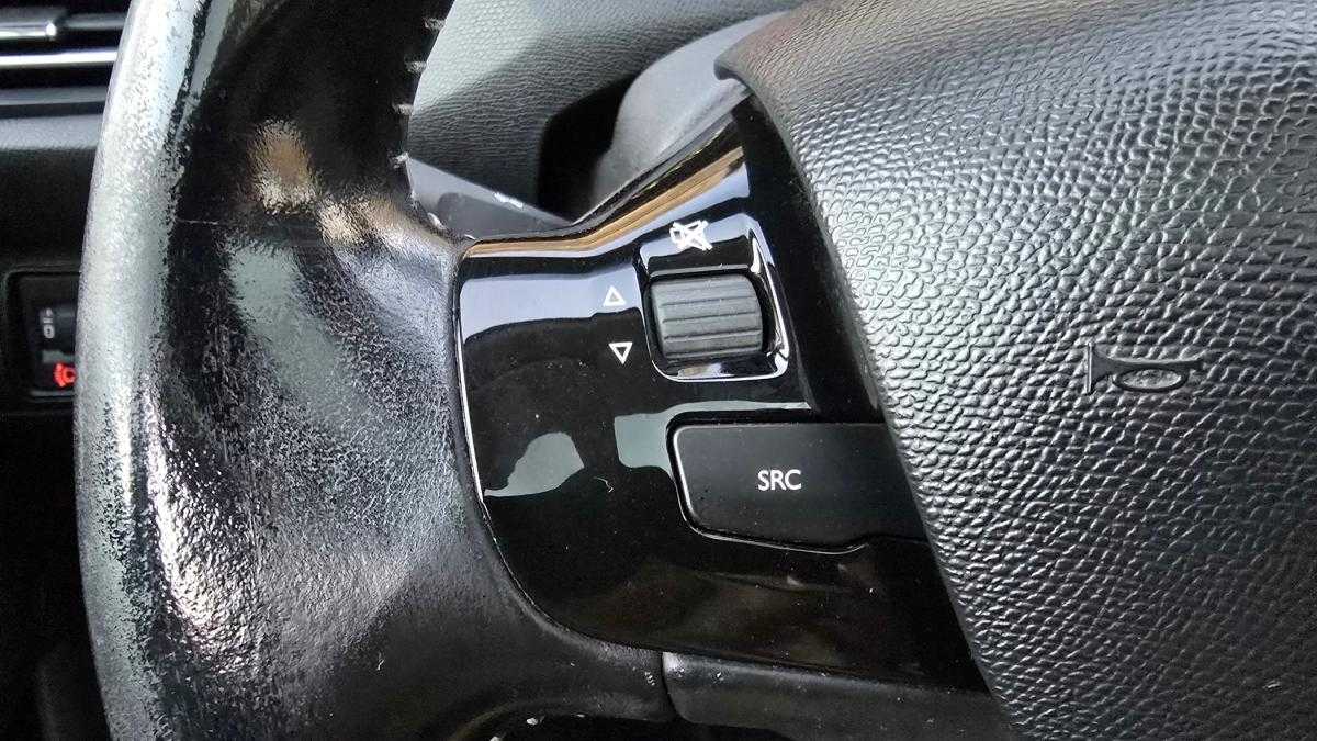 peugeot-308-sw-2015-diesel-1560cc