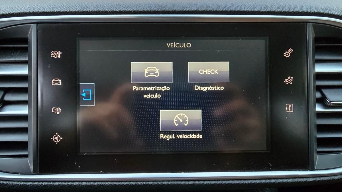 peugeot-308-sw-2015-diesel-1560cc
