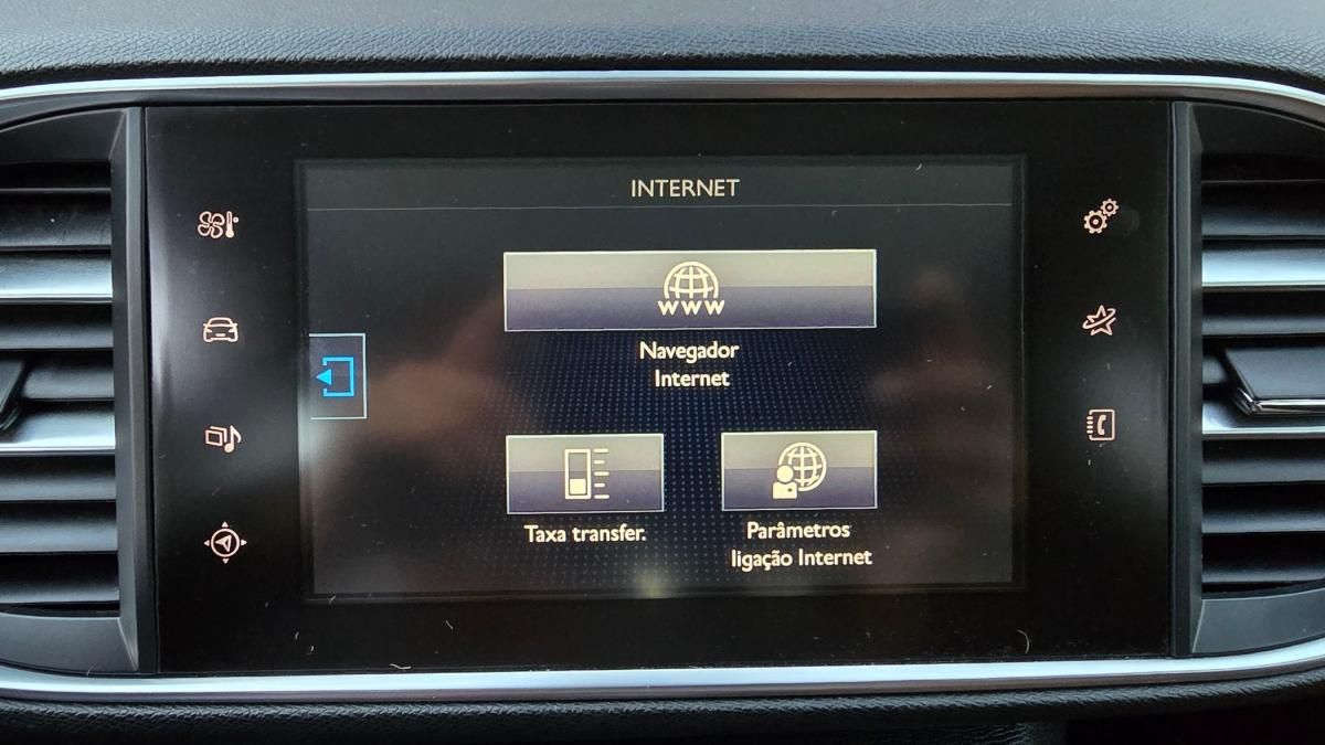 peugeot-308-sw-2015-diesel-1560cc