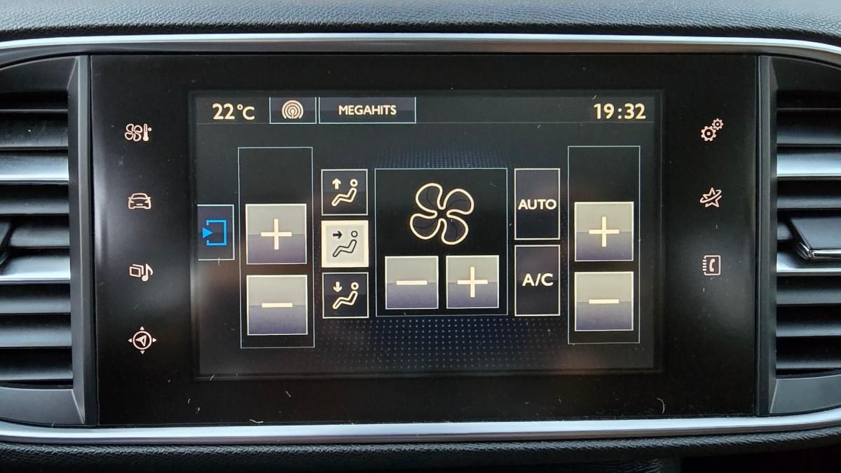 peugeot-308-sw-2015-diesel-1560cc