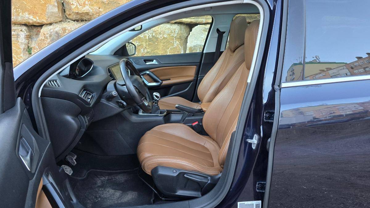 peugeot-308-sw-2015-diesel-1560cc