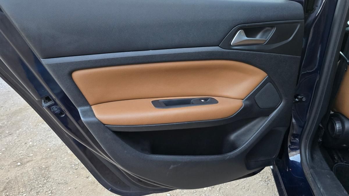 peugeot-308-sw-2015-diesel-1560cc